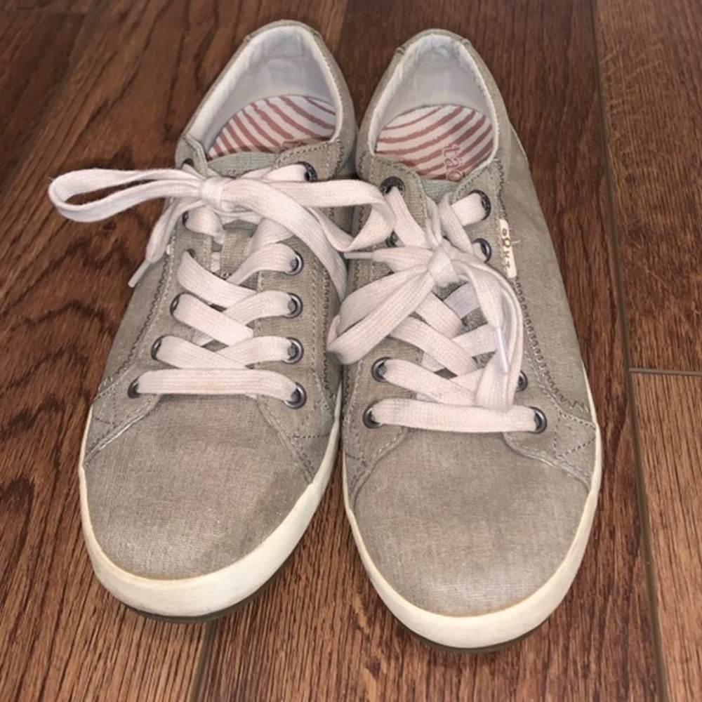 Taos Shoes: Women’s Canvas Shoes Size 8